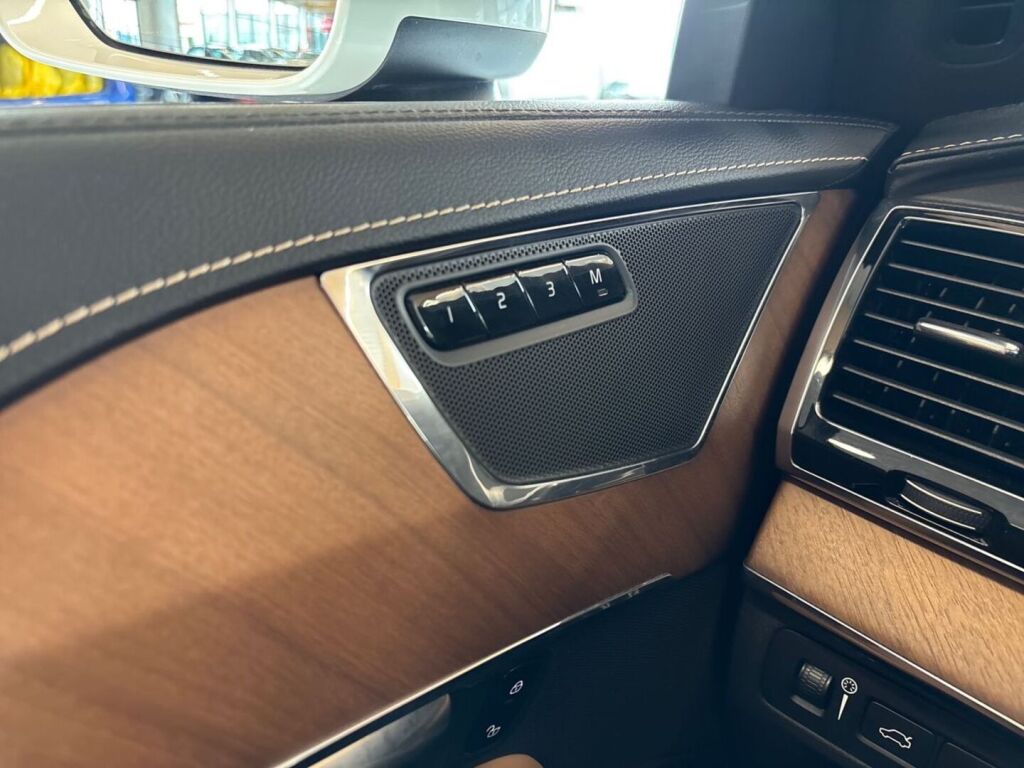 Volvo XC90 2017 Valkoinen