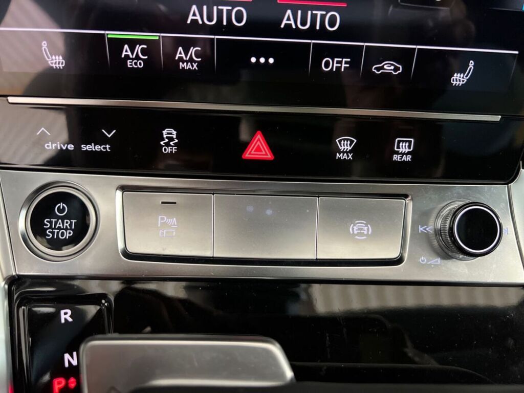 Audi e-tron 2023 