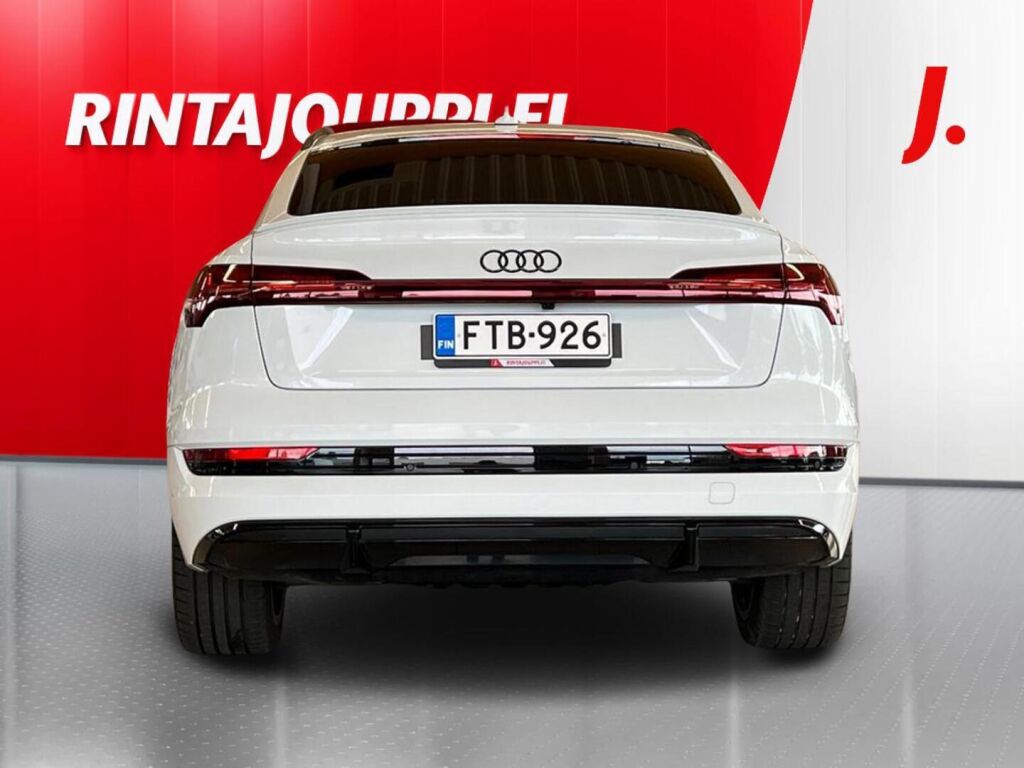 Audi e-tron 2023 