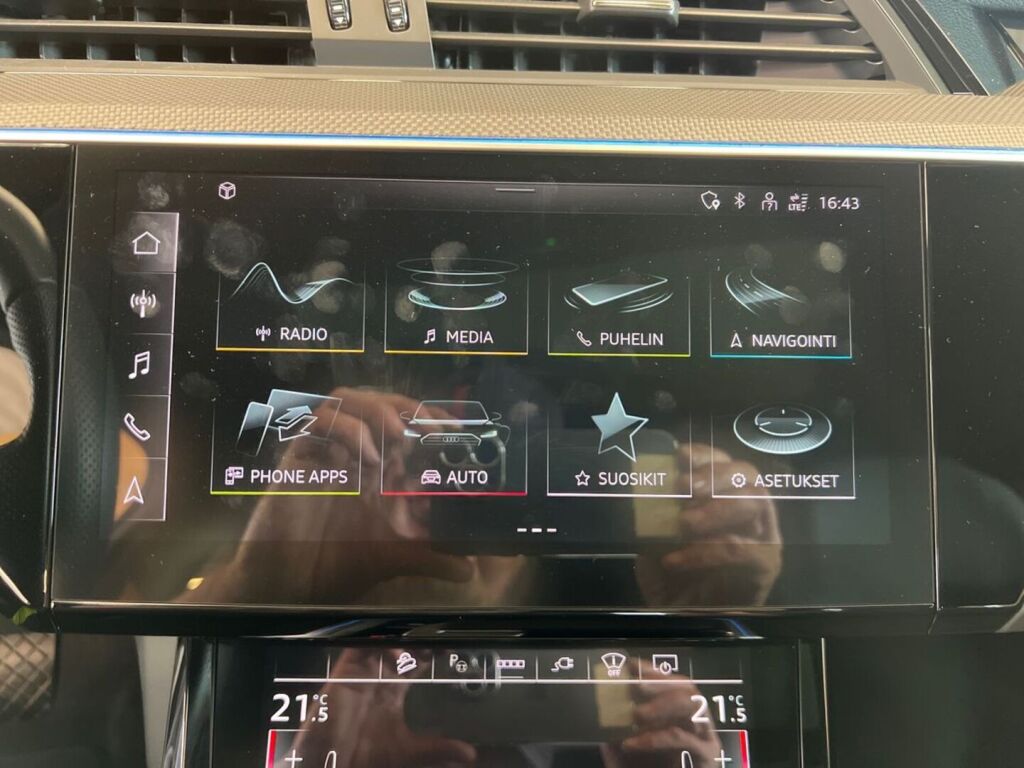 Audi e-tron 2023 