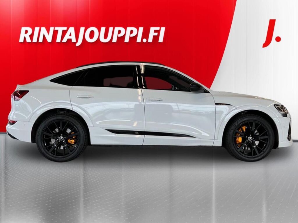 Audi e-tron 2023 