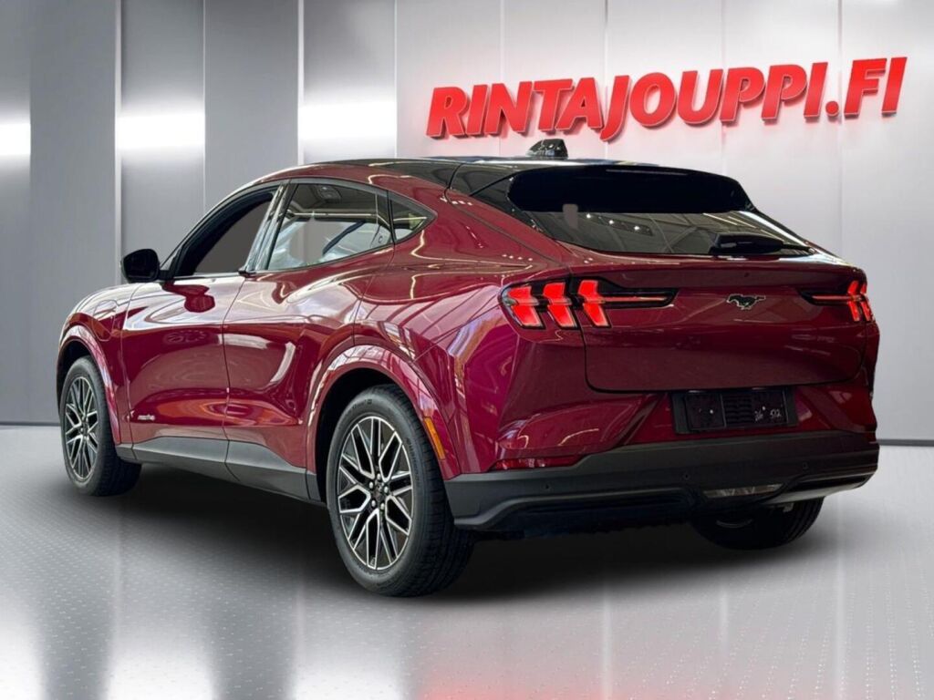 Ford Mustang Mach-E 2026 Molten Magenta