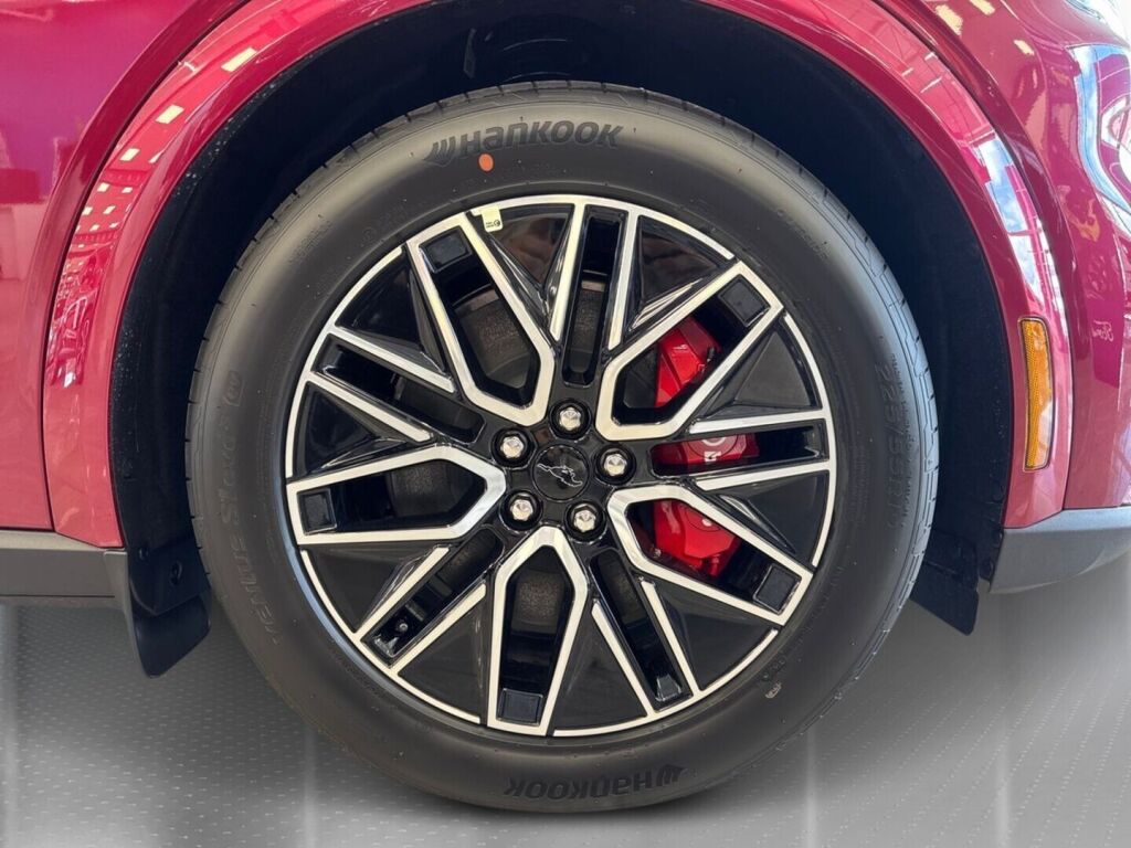 Ford Mustang Mach-E 2026 Molten Magenta