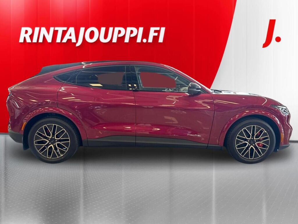 Ford Mustang Mach-E 2026 Molten Magenta