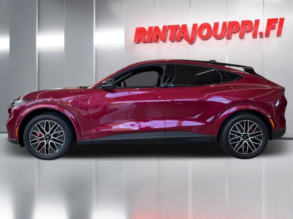 Ford Mustang Mach-E 2026 Molten Magenta