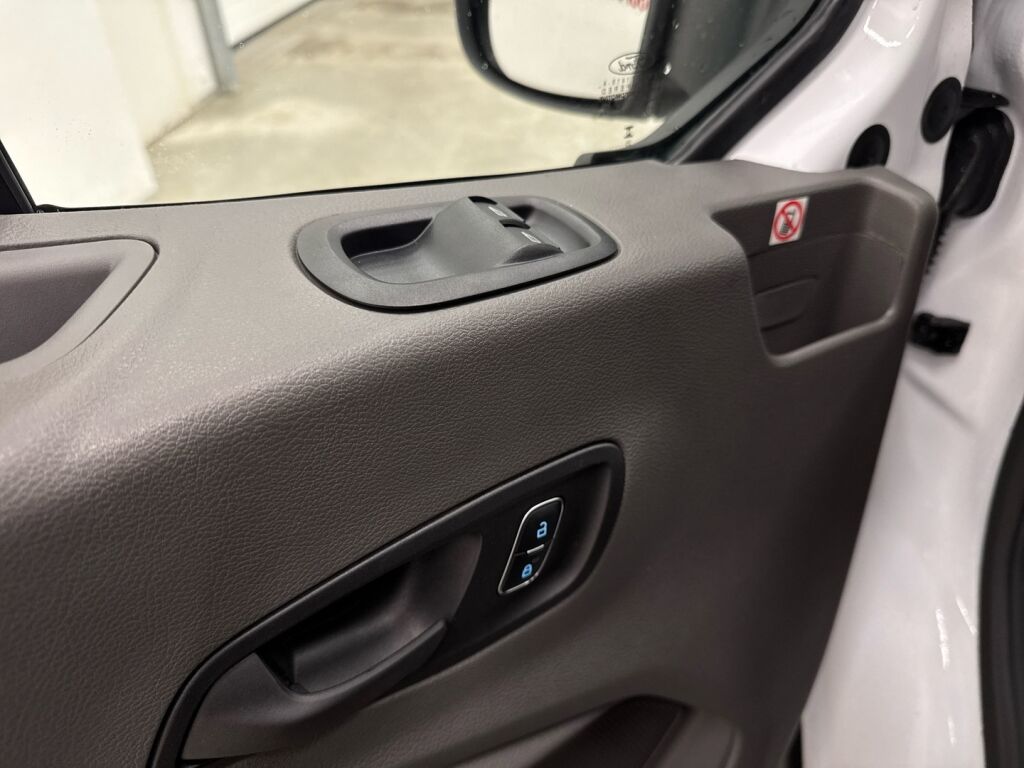 Ford Transit 2026 Valkoinen