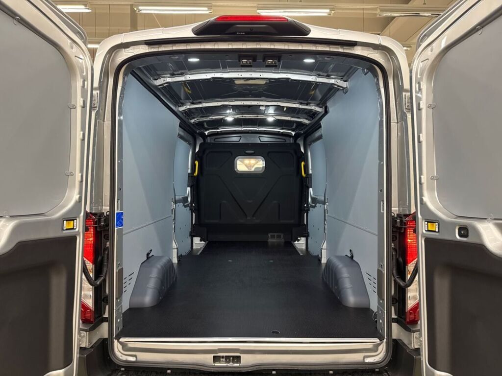 Ford Transit 2026 Harmaa