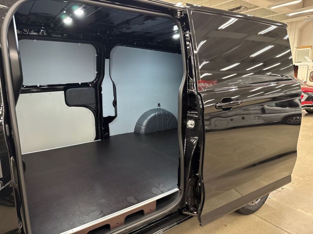Ford Transit Custom 2026 Musta