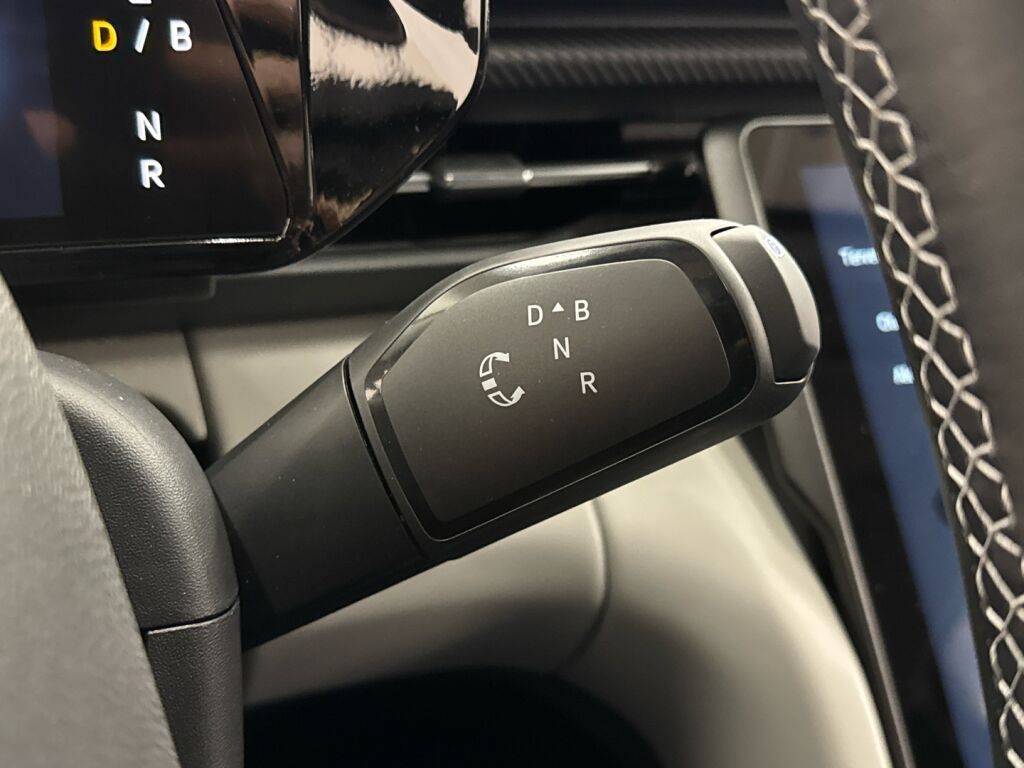 Ford Explorer 2026 Musta