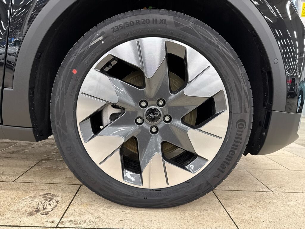 Ford Explorer 2026 Musta