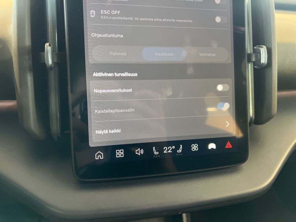 Volvo EX30 2024 Met. harmaa / musta katto