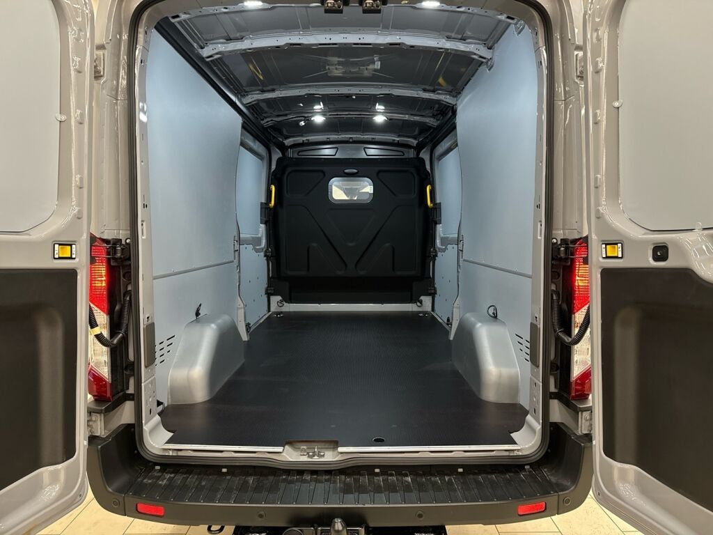Ford Transit 2026 Harmaa