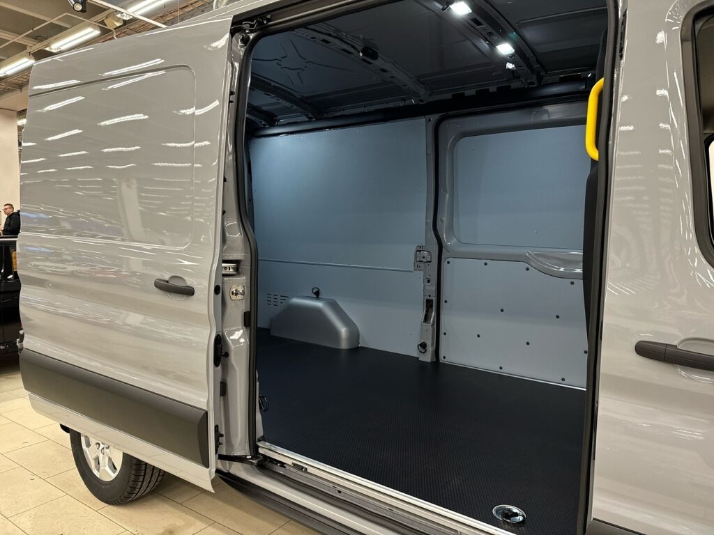 Ford Transit 2026 Harmaa