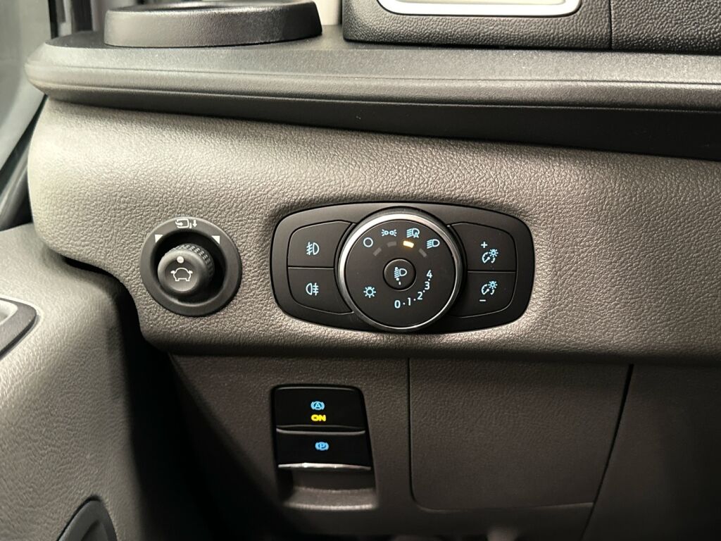 Ford Transit 2026 Harmaa