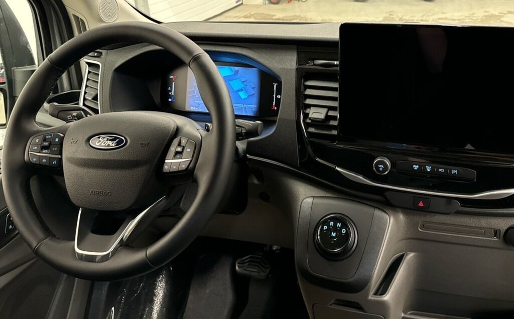 Ford Transit 2026 Harmaa