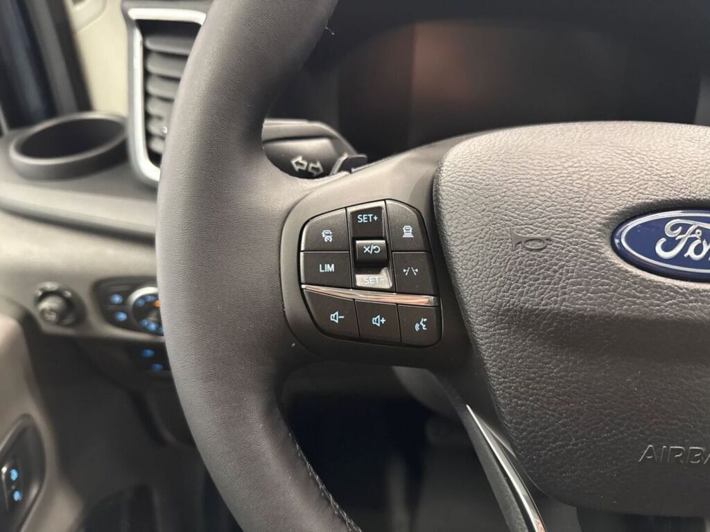 Ford Transit 2026 Sininen