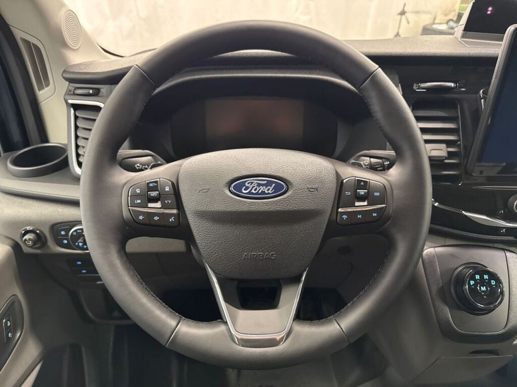Ford Transit 2026 Sininen