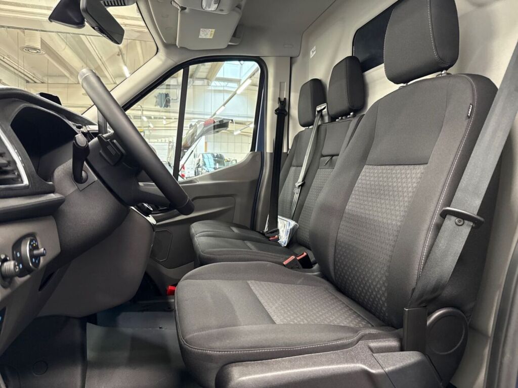 Ford Transit 2026 Sininen