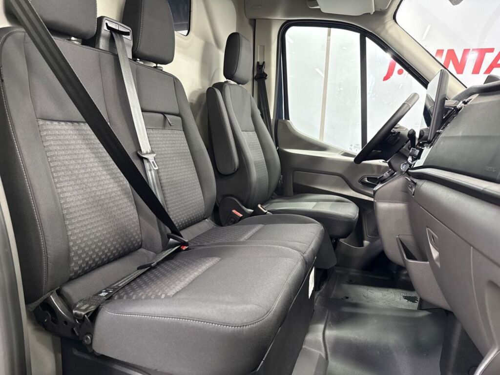 Ford Transit 2026 Sininen