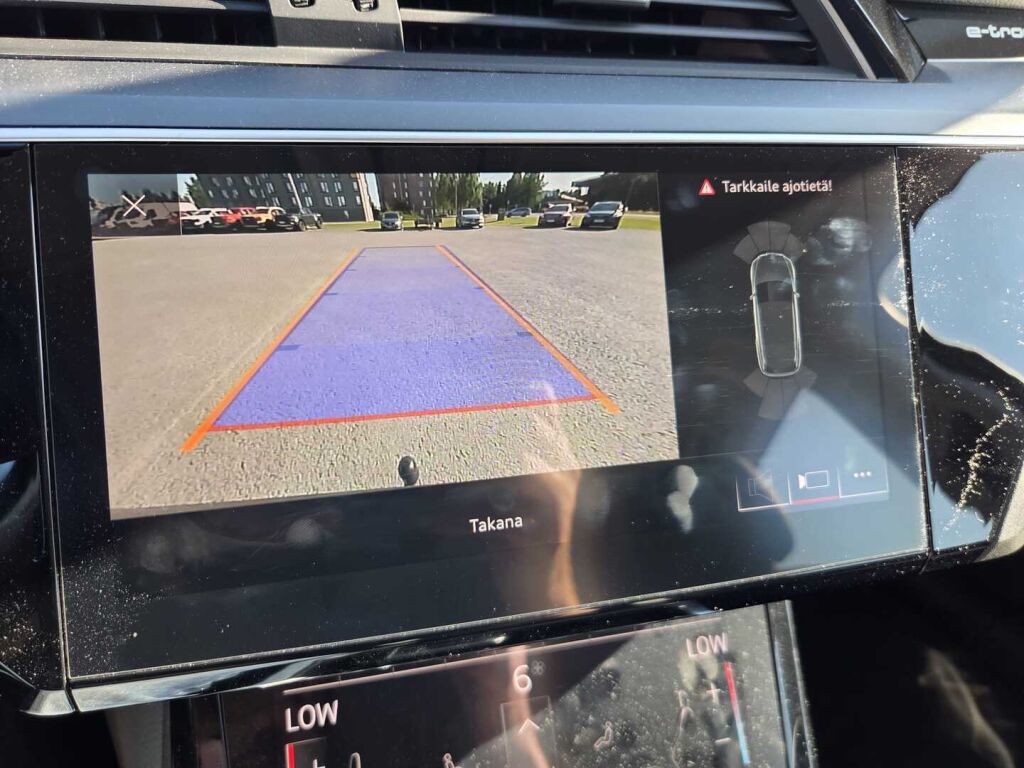 Audi e-tron 2020 Musta