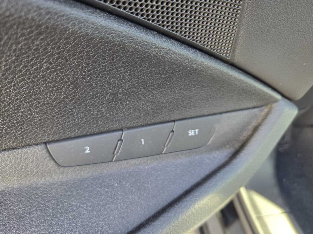 Audi e-tron 2020 Musta