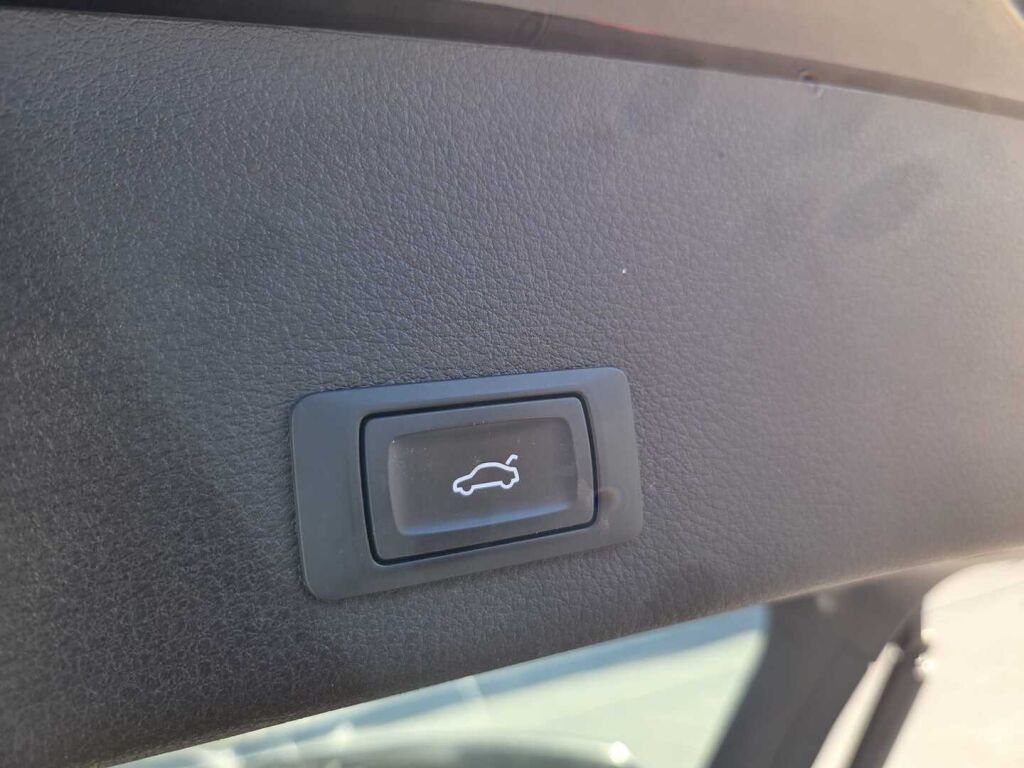 Audi e-tron 2020 Musta