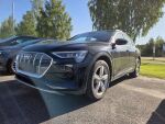 Audi e-tron 2020 Musta