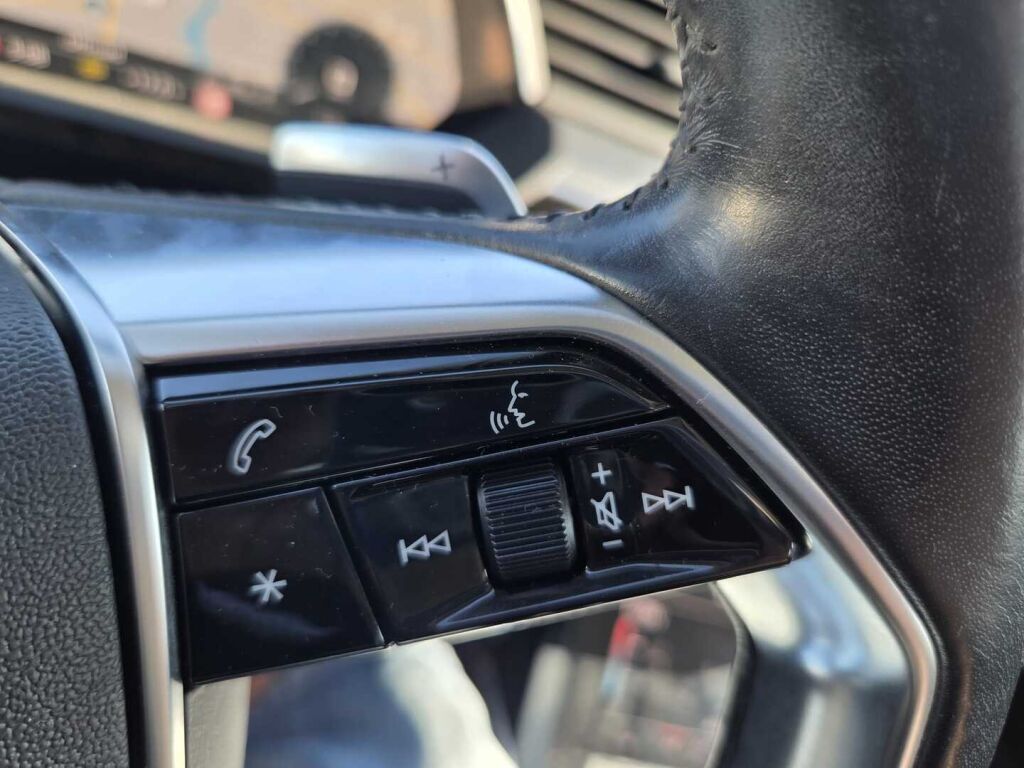 Audi e-tron 2020 Musta