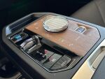 BMW iX 2022 Punainen