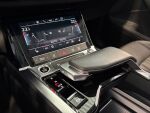 Audi Q8 e-tron 2023 Harmaa