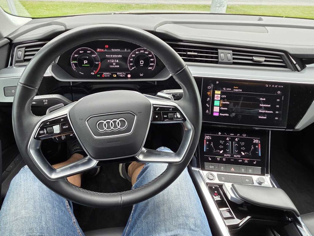Audi Q8 e-tron 2024 Harmaa