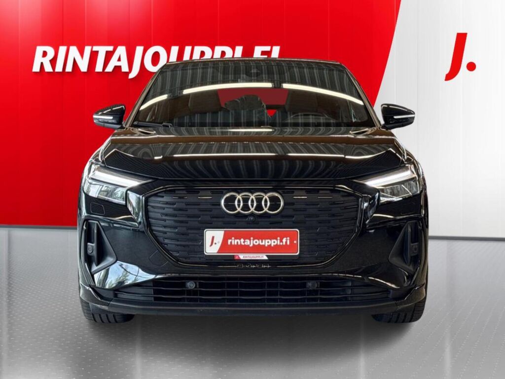 Audi Q4 e-tron 2022 Musta