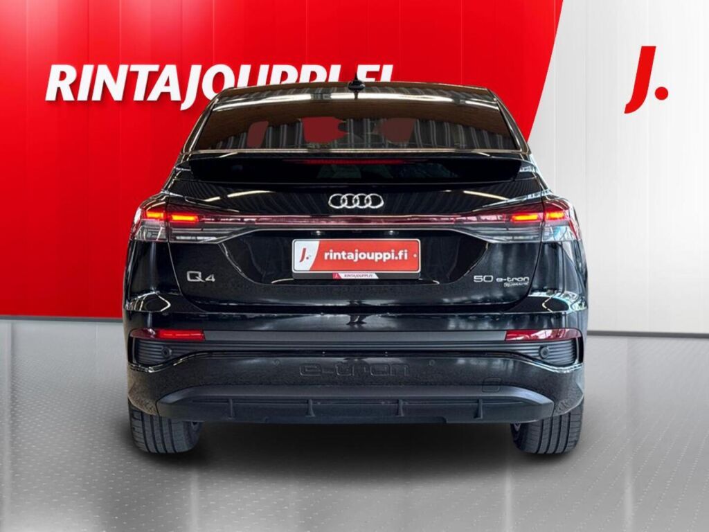 Audi Q4 e-tron 2022 Musta