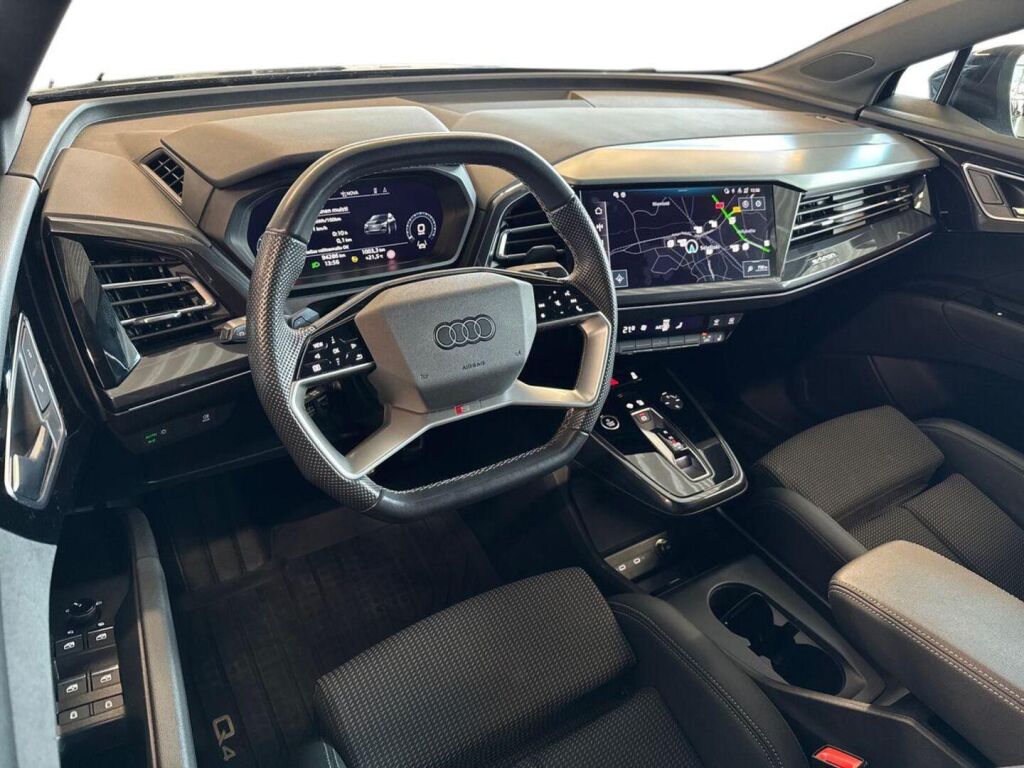 Audi Q4 e-tron 2022 Musta