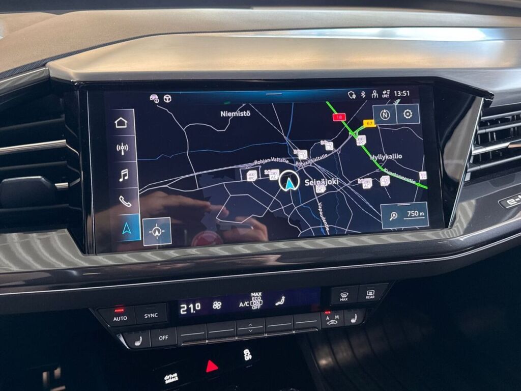 Audi Q4 e-tron 2022 Musta