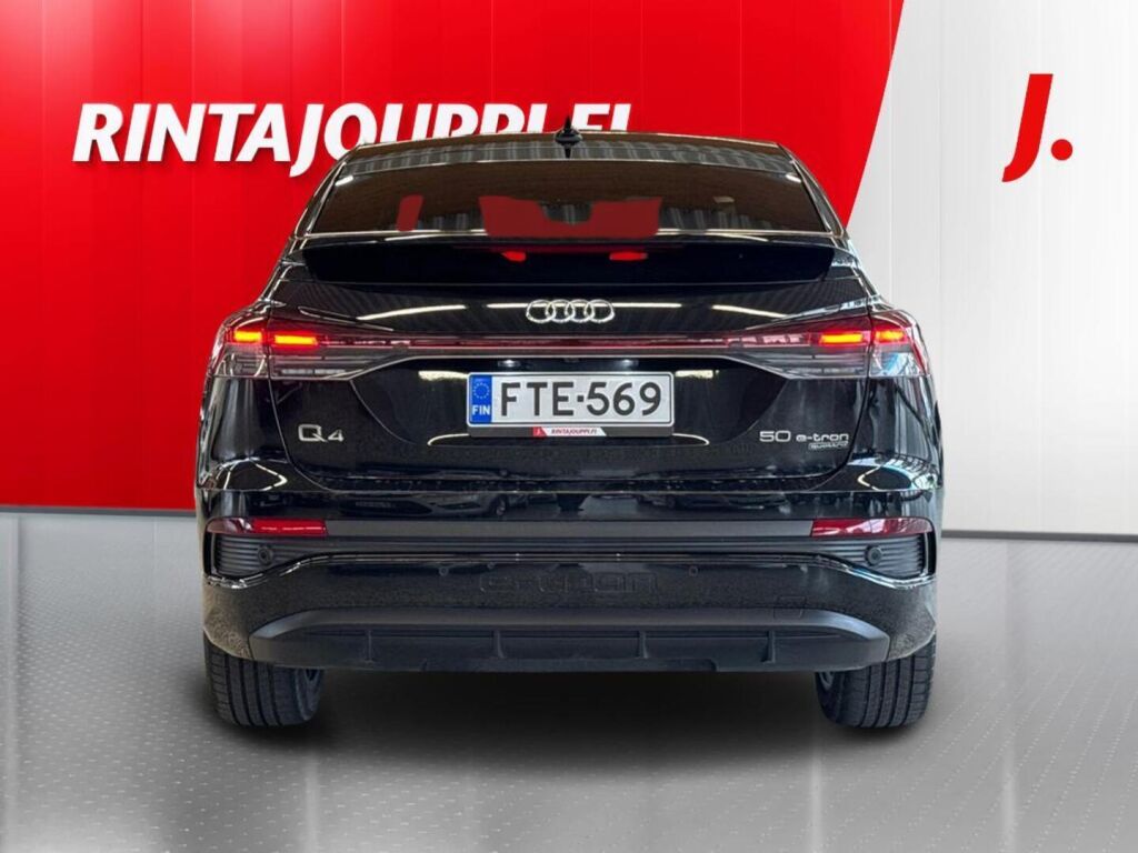 Audi Q4 e-tron 2022 Musta