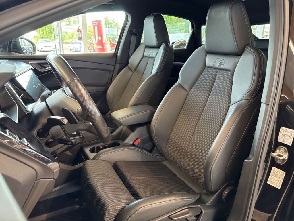 Audi Q4 e-tron 2022 Musta