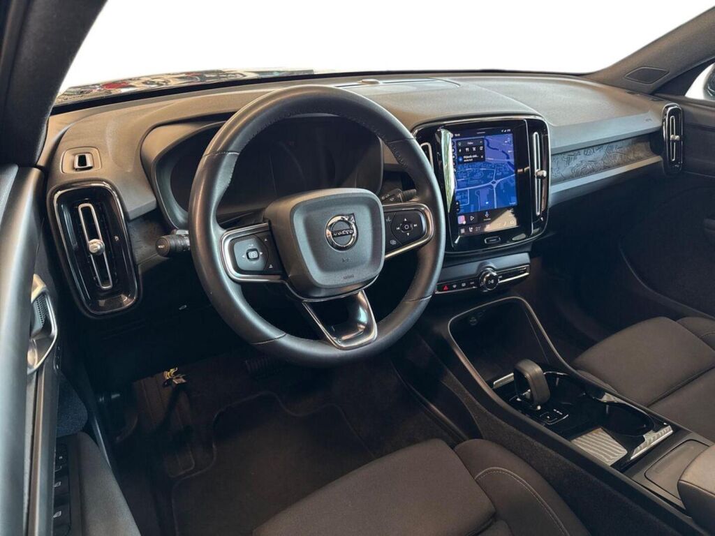 Volvo C40 2023 Musta