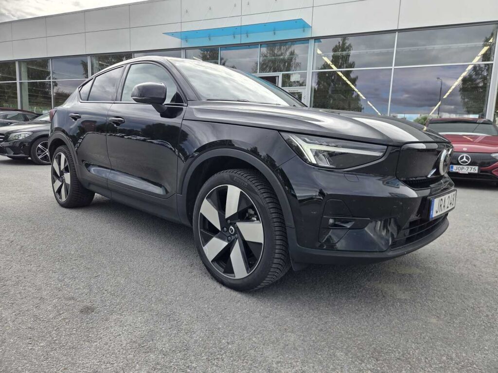 Volvo C40 2023 Musta