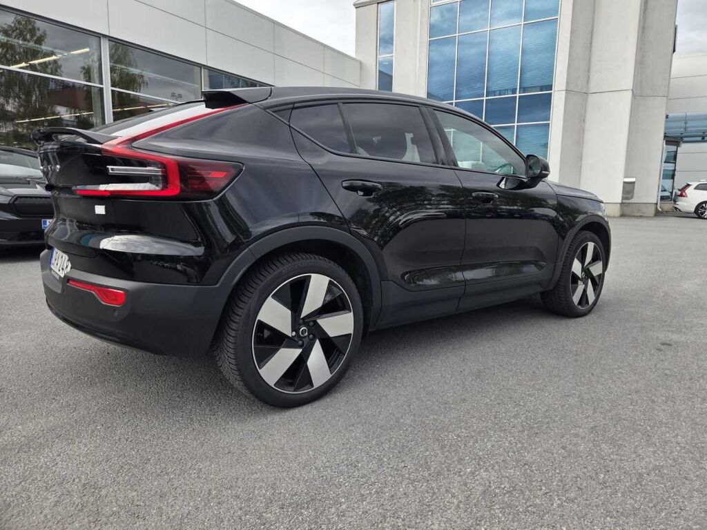 Volvo C40 2023 Musta