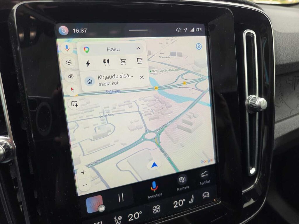 Volvo C40 2023 Musta