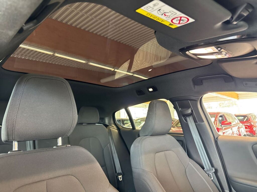 Volvo C40 2023 Musta