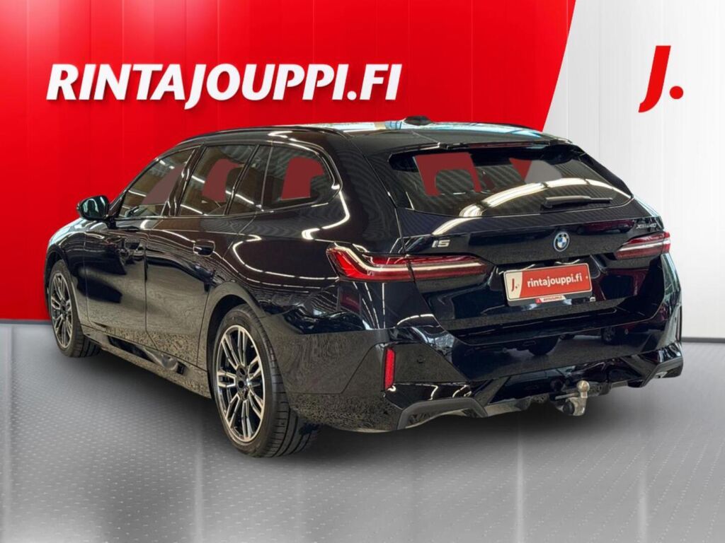 BMW i5 2026 Metallinhohto Musta (CARBONSCHWARZ METALLIC)