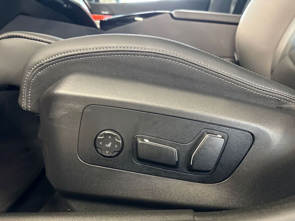 BMW i5 2026 Metallinhohto Musta (CARBONSCHWARZ METALLIC)