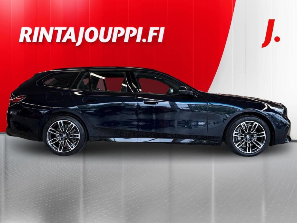 BMW i5 2026 Metallinhohto Musta (CARBONSCHWARZ METALLIC)