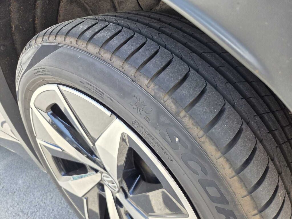 Volkswagen ID.5 2023 Musta