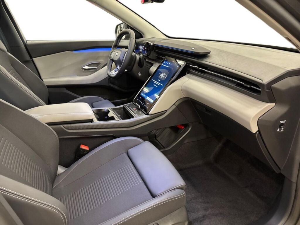 Ford Explorer 2026 Harmaa