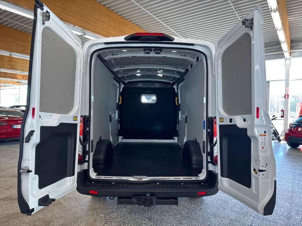 Ford Transit 2026 Frozen White