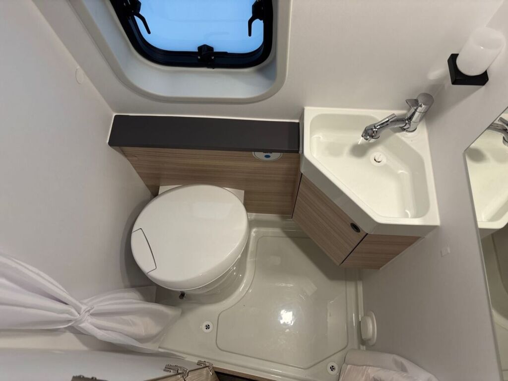 Sun living V 65 GX 2026 Musta