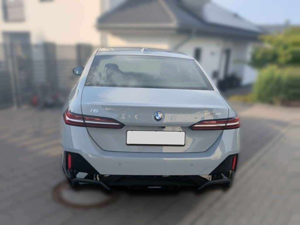 BMW i5 2025 